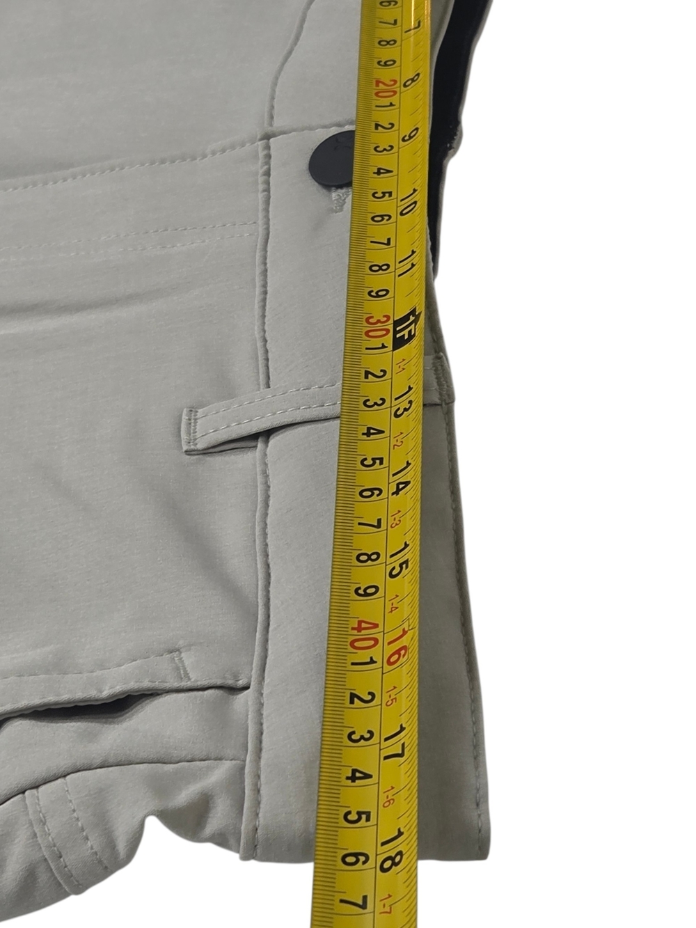 Hurley Men's Light Gray Hybrid Shorts. Waist 34 - Picture 7 of 7